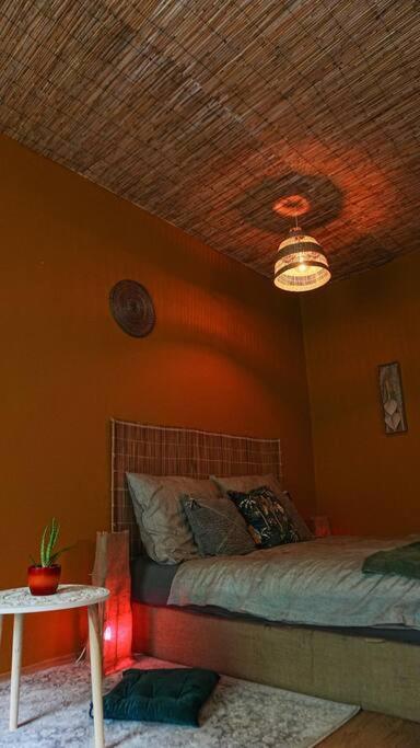 Sahara Studio With Shared Bathroom In City Centre บราติสลาวา ภายนอก รูปภาพ