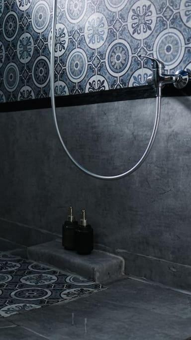 Sahara Studio With Shared Bathroom In City Centre บราติสลาวา ภายนอก รูปภาพ