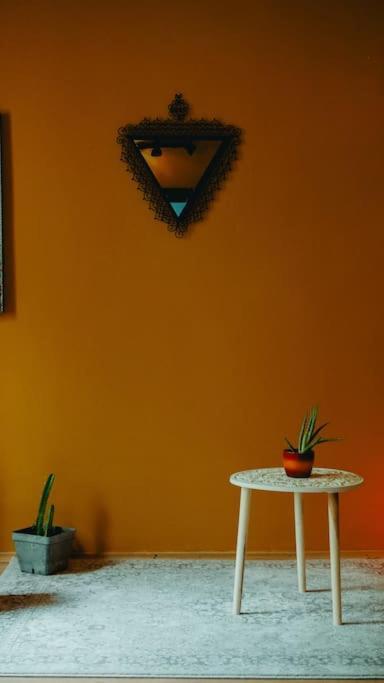 Sahara Studio With Shared Bathroom In City Centre บราติสลาวา ภายนอก รูปภาพ