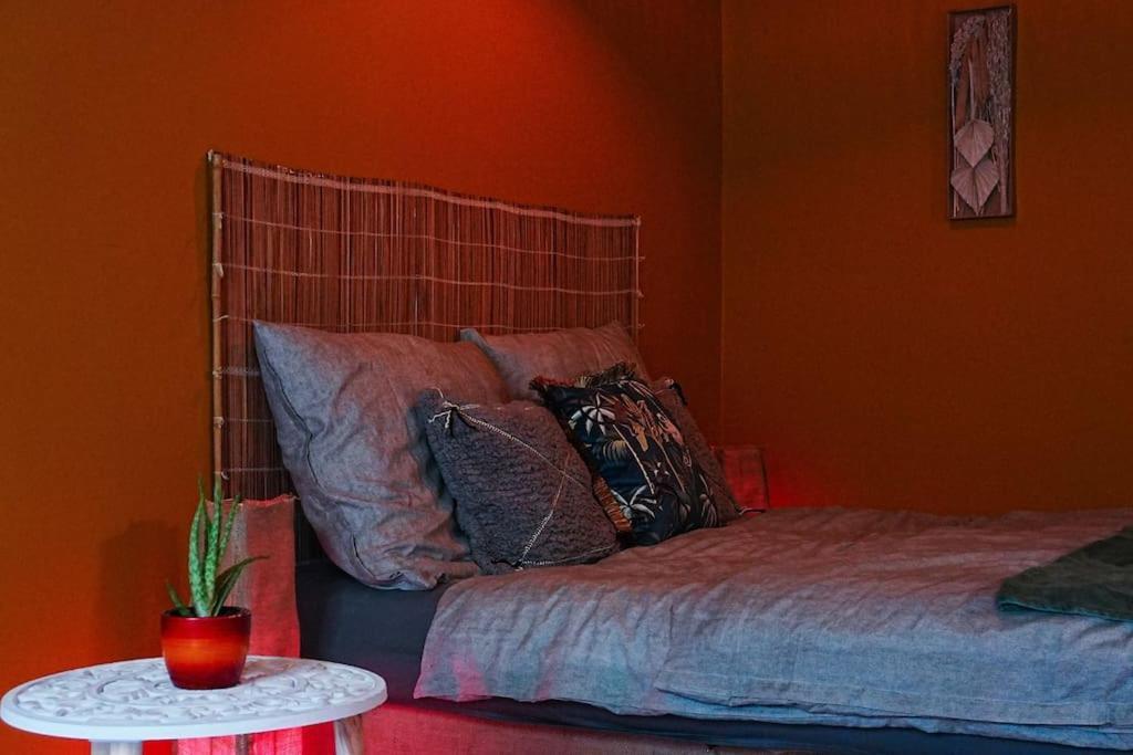 Sahara Studio With Shared Bathroom In City Centre บราติสลาวา ภายนอก รูปภาพ