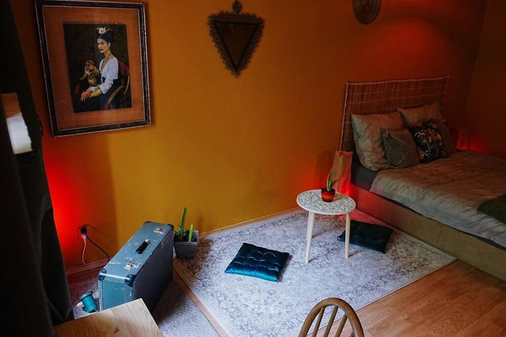Sahara Studio With Shared Bathroom In City Centre บราติสลาวา ภายนอก รูปภาพ