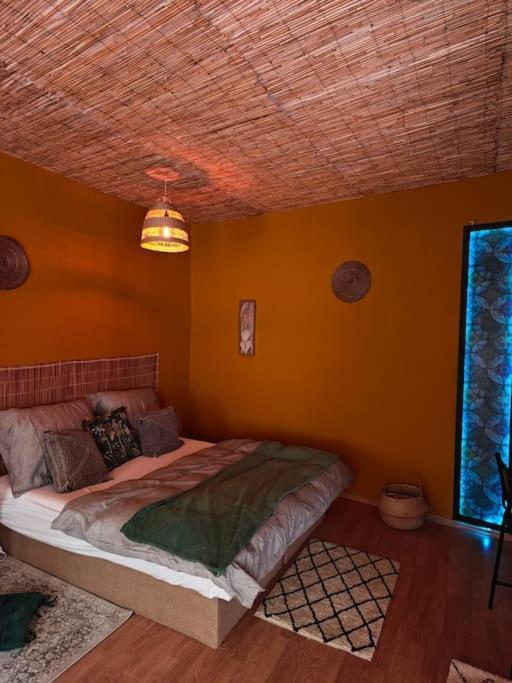 Sahara Studio With Shared Bathroom In City Centre บราติสลาวา ภายนอก รูปภาพ